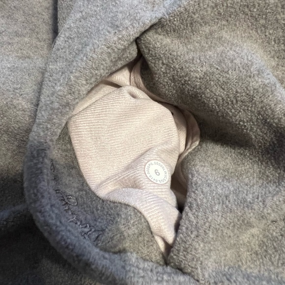 Lululemon fleece pullover size 6 - Picture 12 of 12